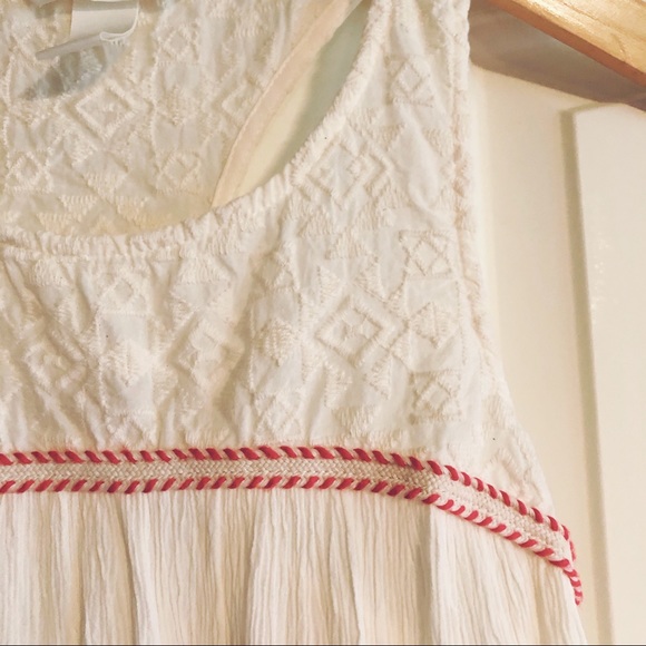 H&M ivory embroidered racer back tank top 4 - Picture 2 of 8